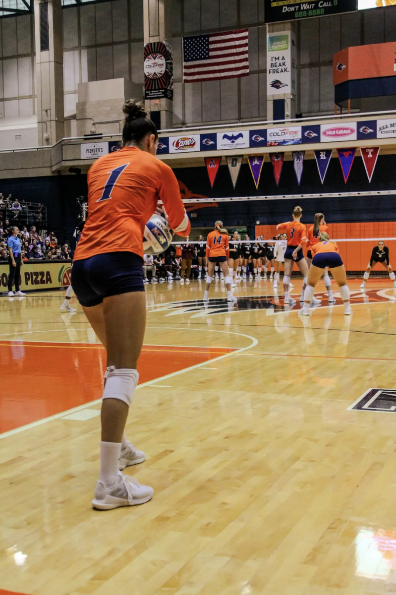 Roadrunners win Saturday matches in UTSA Invitational